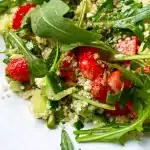 Fruchtiger Couscous Salat mit Erdbeeren